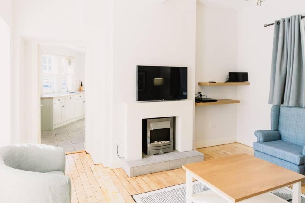 Factors House - A Comfy Cottage In Countryside Park With Wifi And Access To Bar And Pool Perth Ngoại thất bức ảnh
