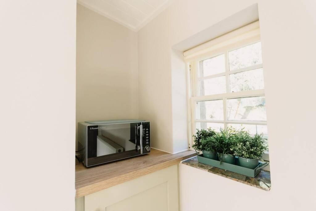 Factors House - A Comfy Cottage In Countryside Park With Wifi And Access To Bar And Pool Perth Ngoại thất bức ảnh